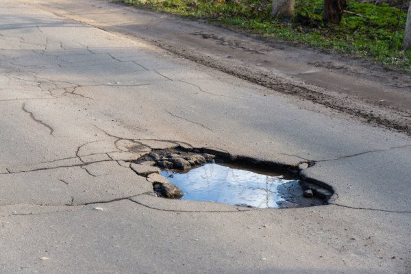 Risarcimento buche stradali: come chiederlo?